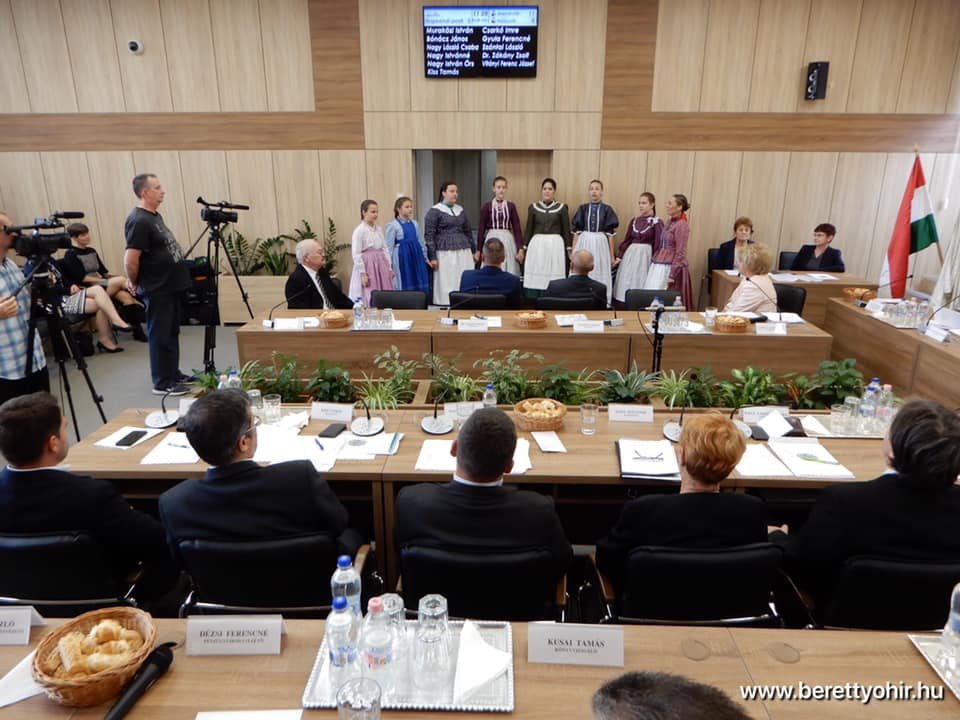 Megalakult a képviselő-testület 37